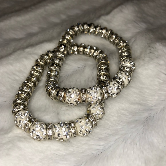 Jewelry - Set of silver stretchy bracelets lots of sparkle